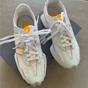 NEW BALANCE 327 Womens Shoes Limited Edition Colorway New With Box Blue White